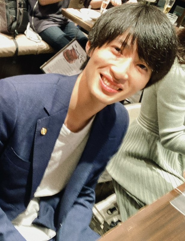 代表行政書士 中嶋 凜